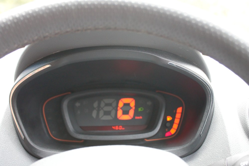 Kwid - Digital Meter Console, missing Tacho