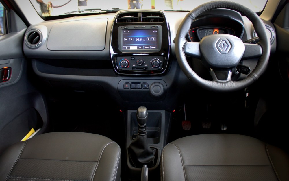 Kwid - Full Dash View (1).CR2