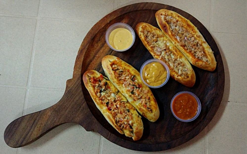 Stuffed Garlic Bread Platter (Non-Veg)