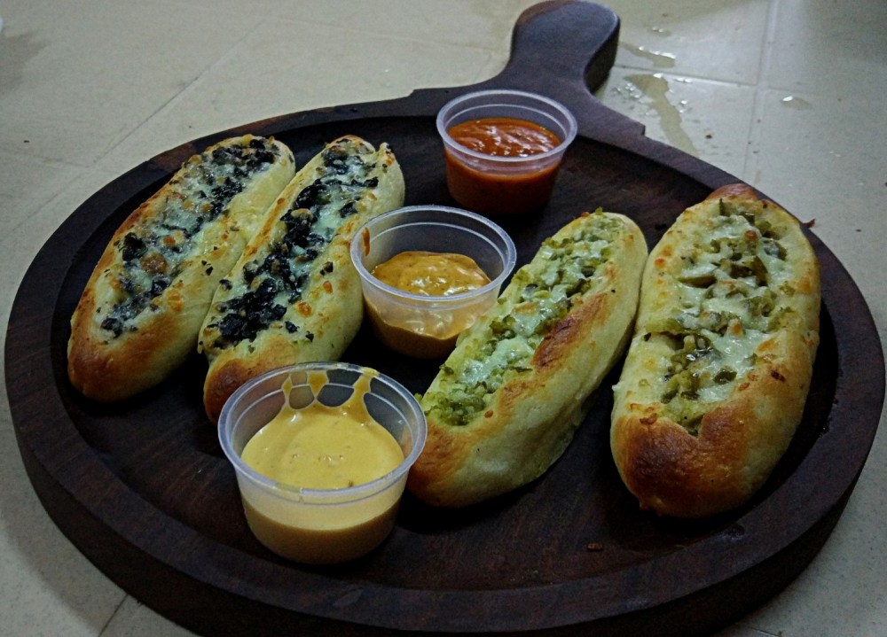 Stuffed Garlic Bread Platter (Veg)