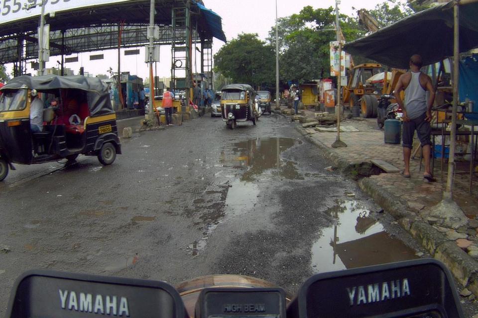 At Dahisar Toll-Naka, waiting for the others to arrive. 