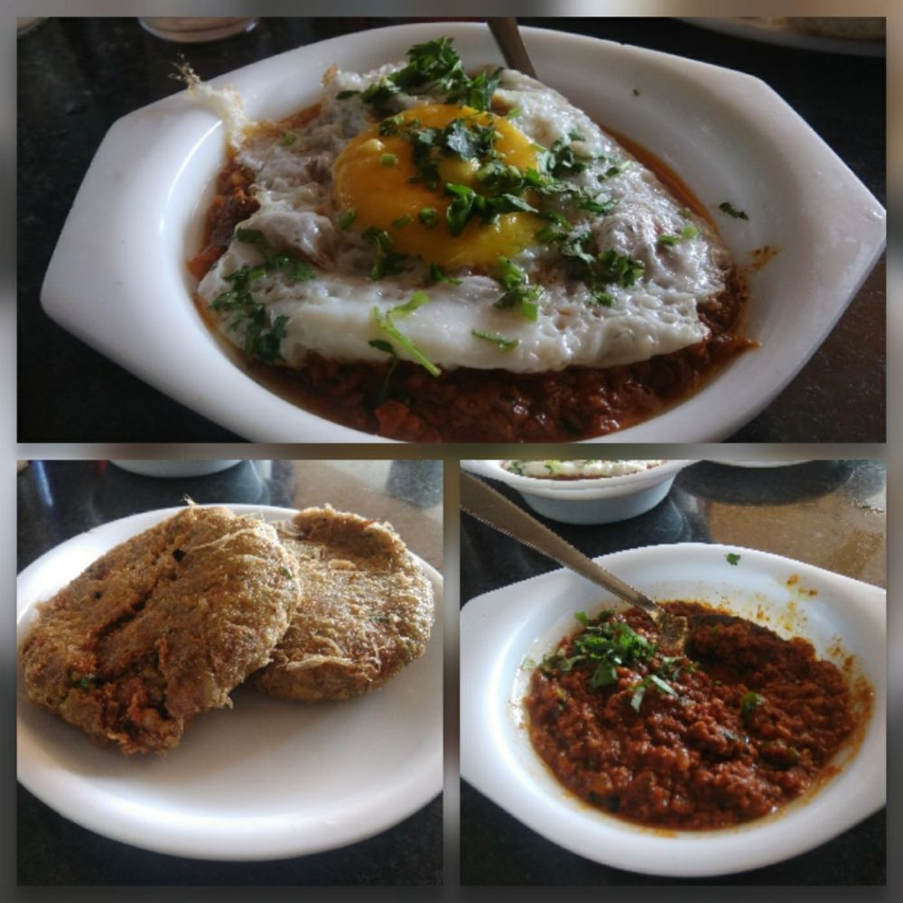 Haurya Bikers' feast at Ahura Hotel, NH8: kheema pao (with+without Fried Egg) & chicken cutlets. Image: @sleazypundit